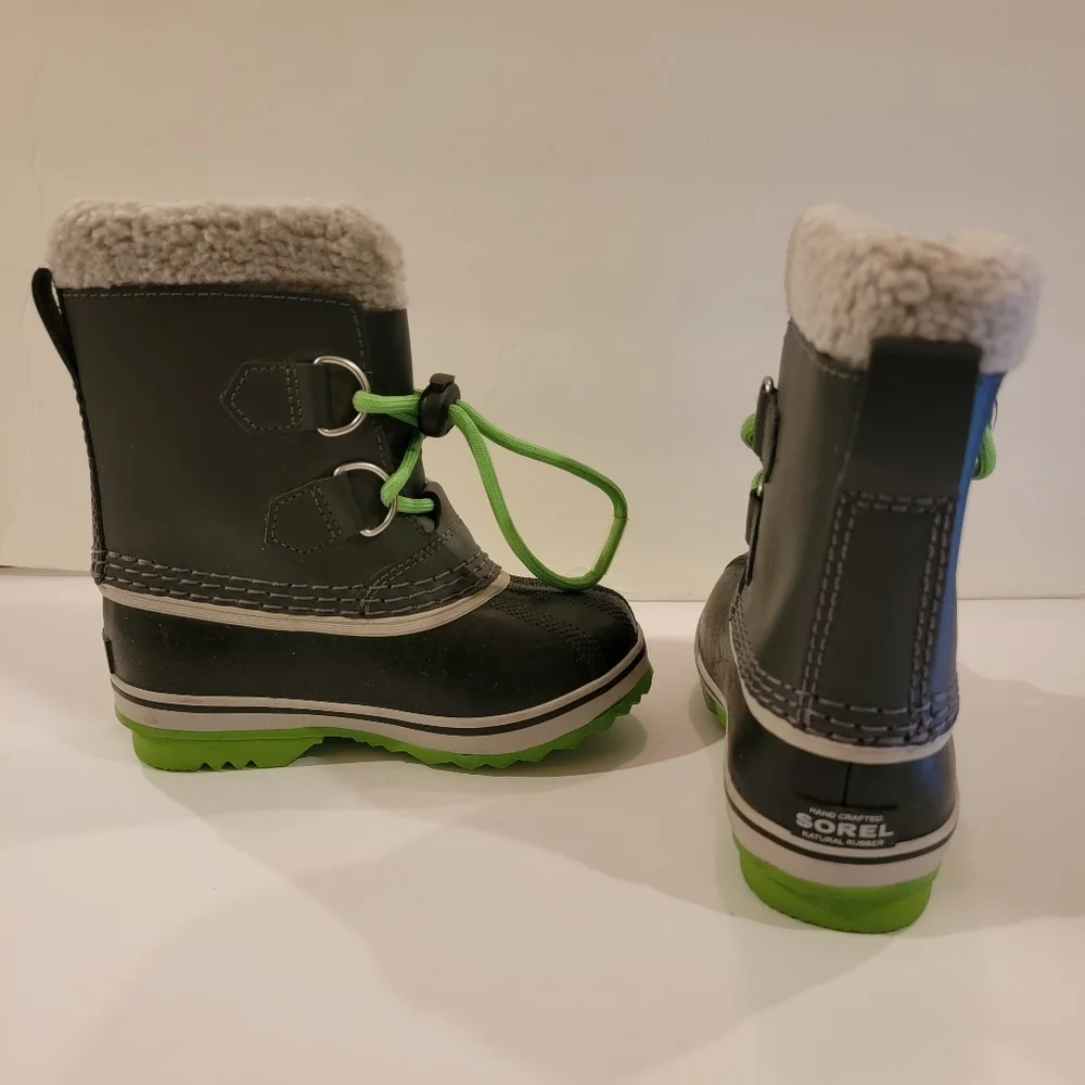 SOREL NC1880-259 KIDS WATERPROOF LINED Boots size 9 youth kids infant